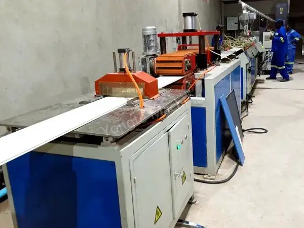 آلة صنع السقف PVC الأفريقي
