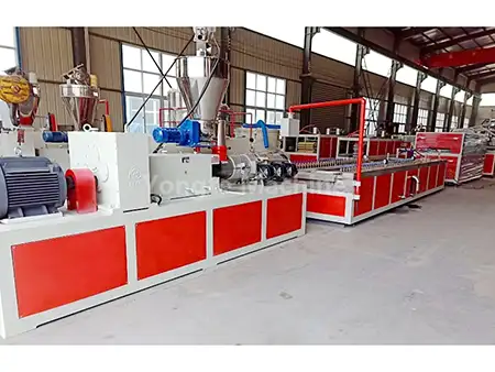 خط إنتاج ألواح الحوائط PVC